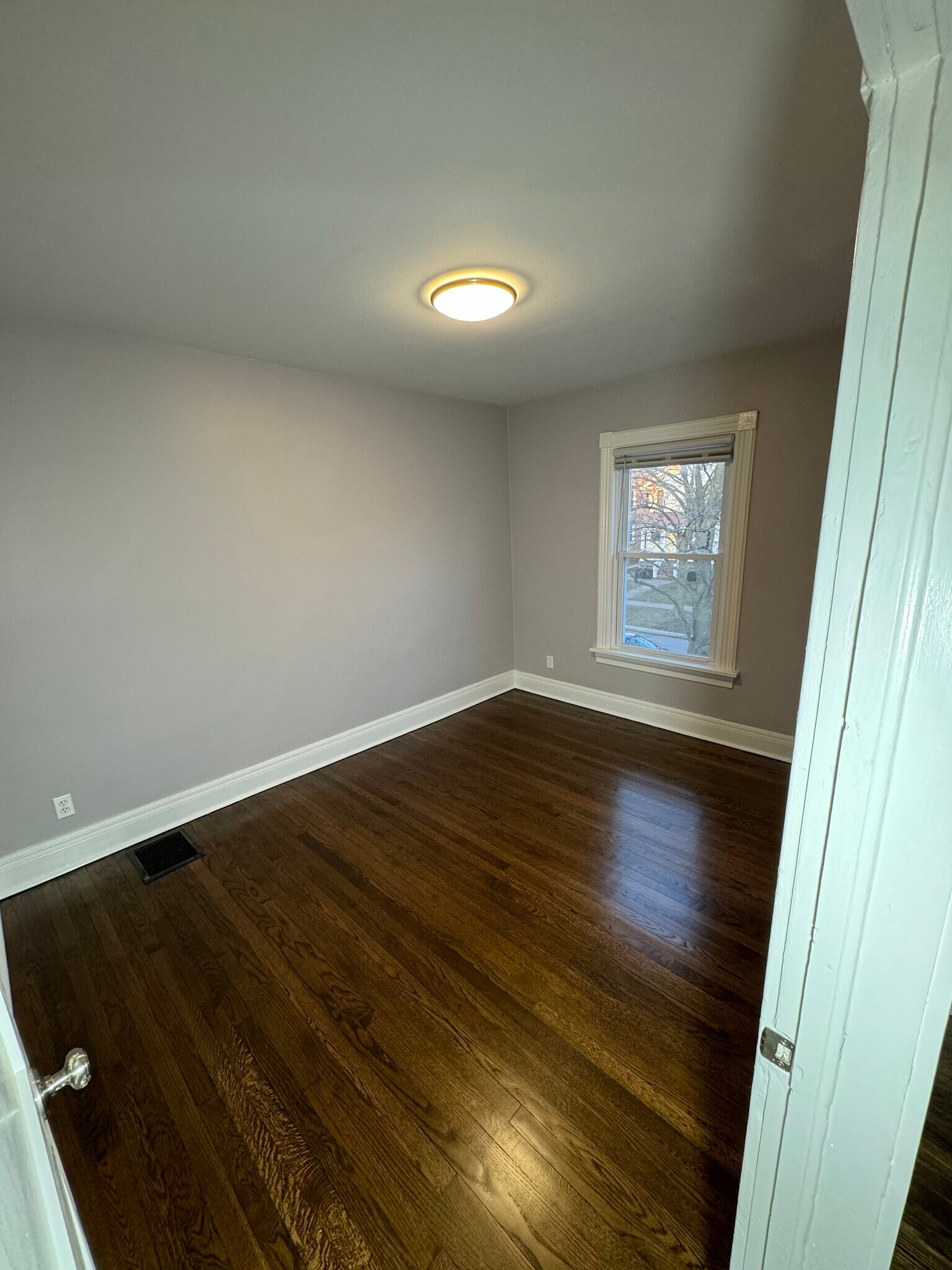 bedroom #1 - 1818 Ashland Ave