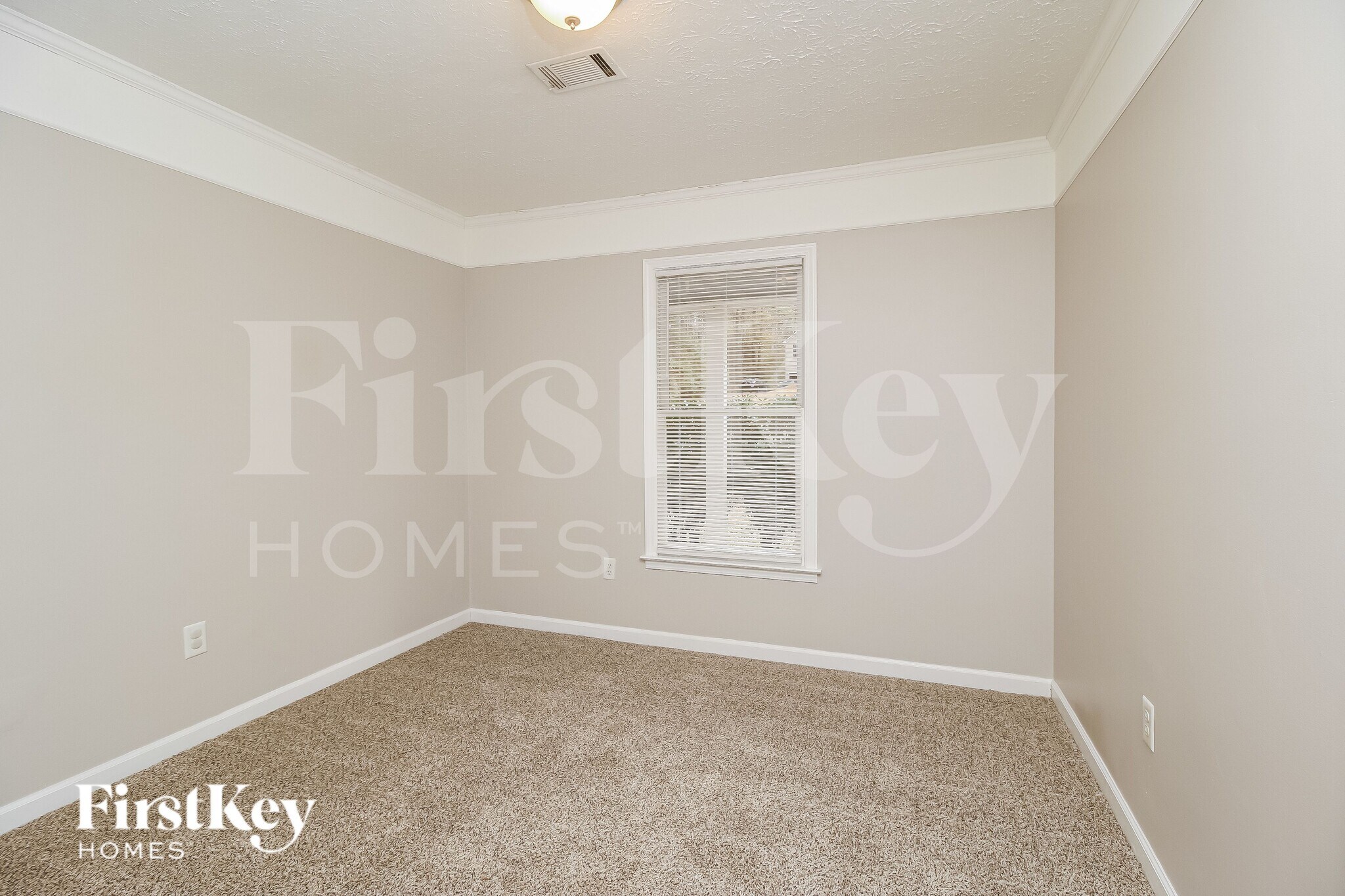 Building Photo - 388 Scenic Ln