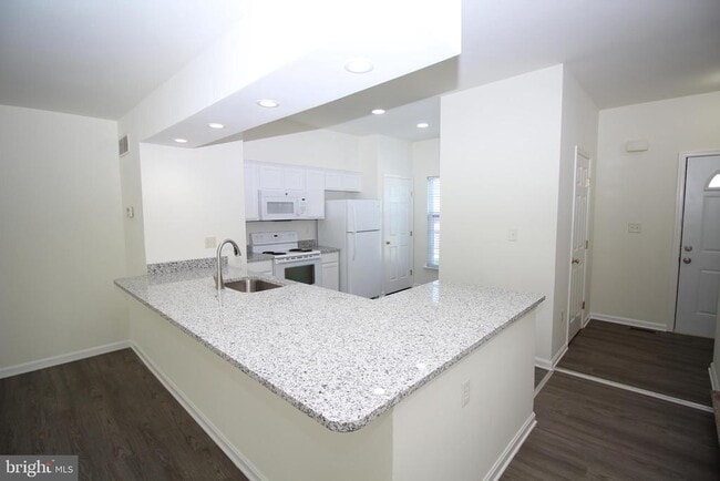Building Photo - 132 Bay Hill Ln