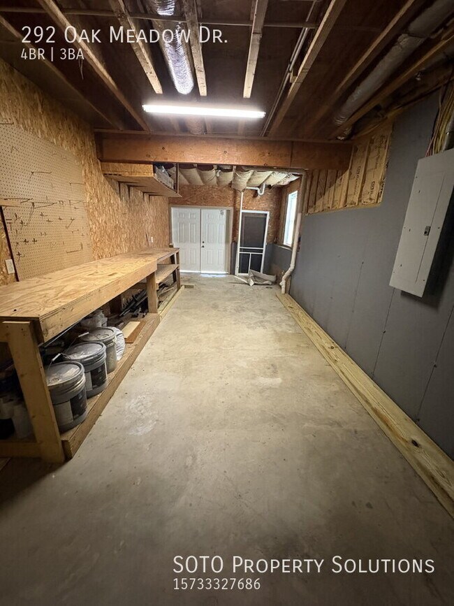 Building Photo - 292 Oak Meadow Dr