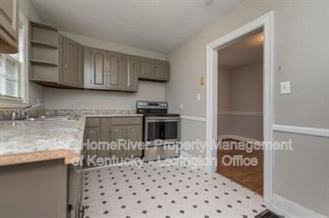 Building Photo - 200 Floral Park