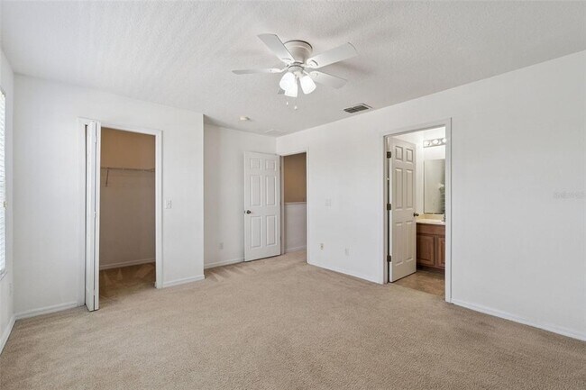 Building Photo - 12648 Somerset Oaks St