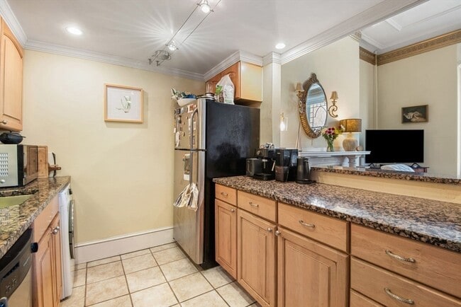 Building Photo - 64 Commonwealth Ave