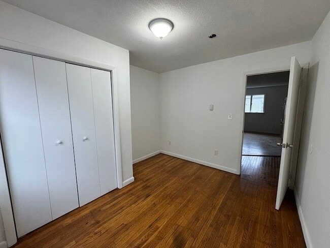 Building Photo - 33-35 Hitchcock Street Unit 2