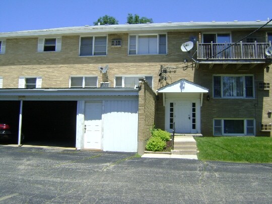 Building Photo - 3335 Sun Valley Ter