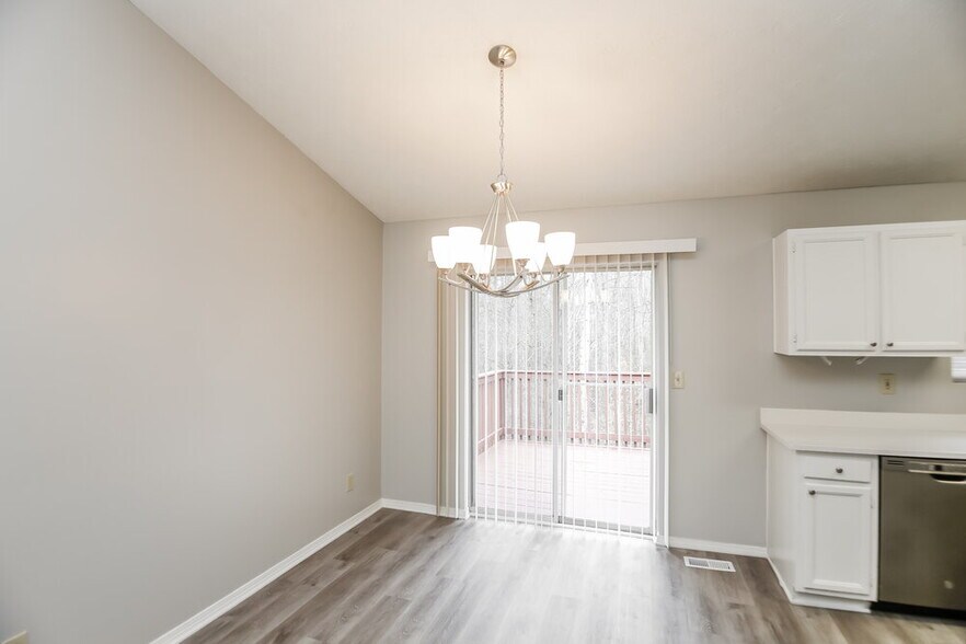 Building Photo - 6018 Valley Trails Ct