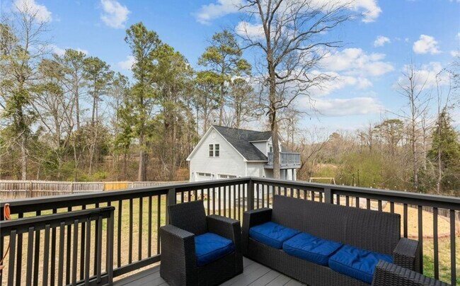 Building Photo - 263 Autumn Ln