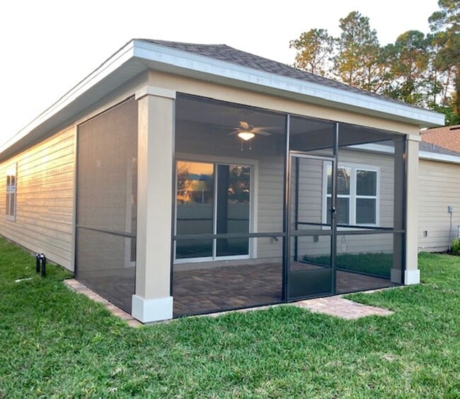 Building Photo - ***TWO WEEKS FREE*** Comfortable 3 Bedroom Home With Great Outdoor Space