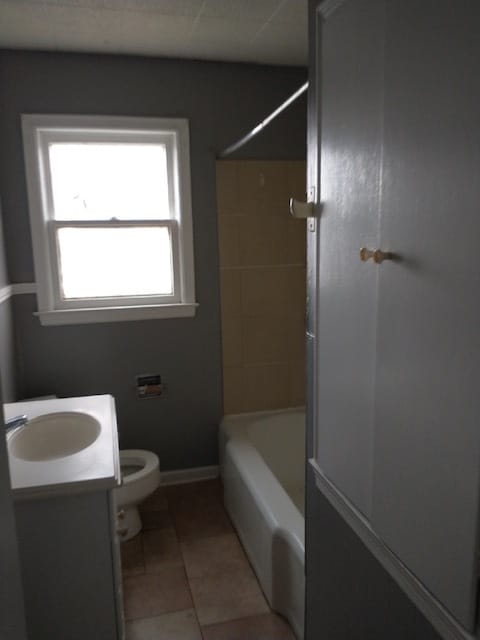 Building Photo - 3308 S Tyler St
