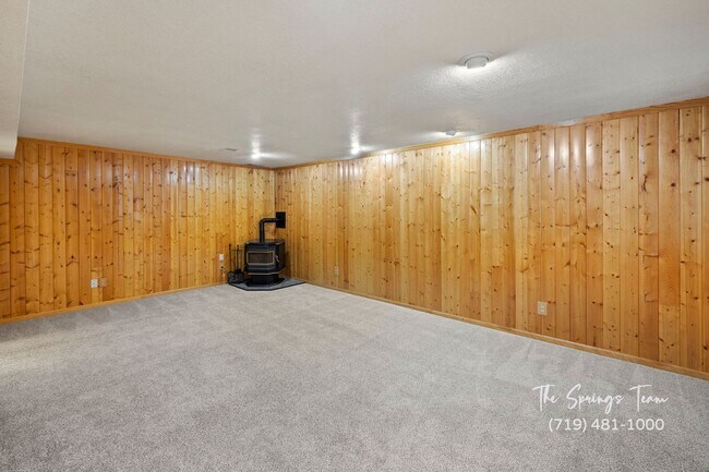 Building Photo - SPECTACULARLY HUGE 6BD HOME with PANORAMIC MOUNTAIN VIEWS - Security Deposit Waiver Available