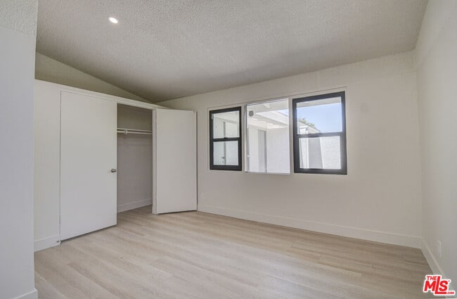 Building Photo - 5452 Rockledge Dr