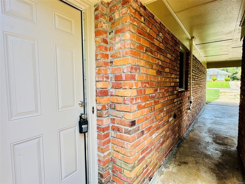 Building Photo - 2649 Burkelaun Dr