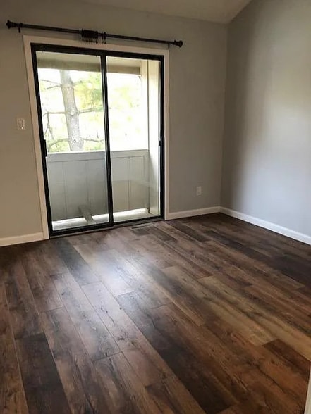 Building Photo - 2007 Melrose Dr