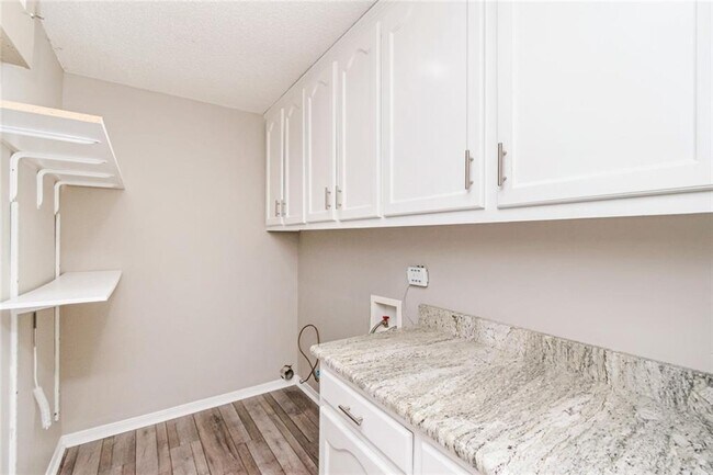 Building Photo - 7490 Quency Dr
