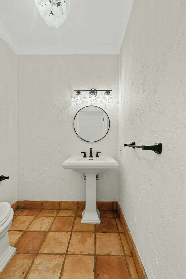 Building Photo - 250 Worth Ave