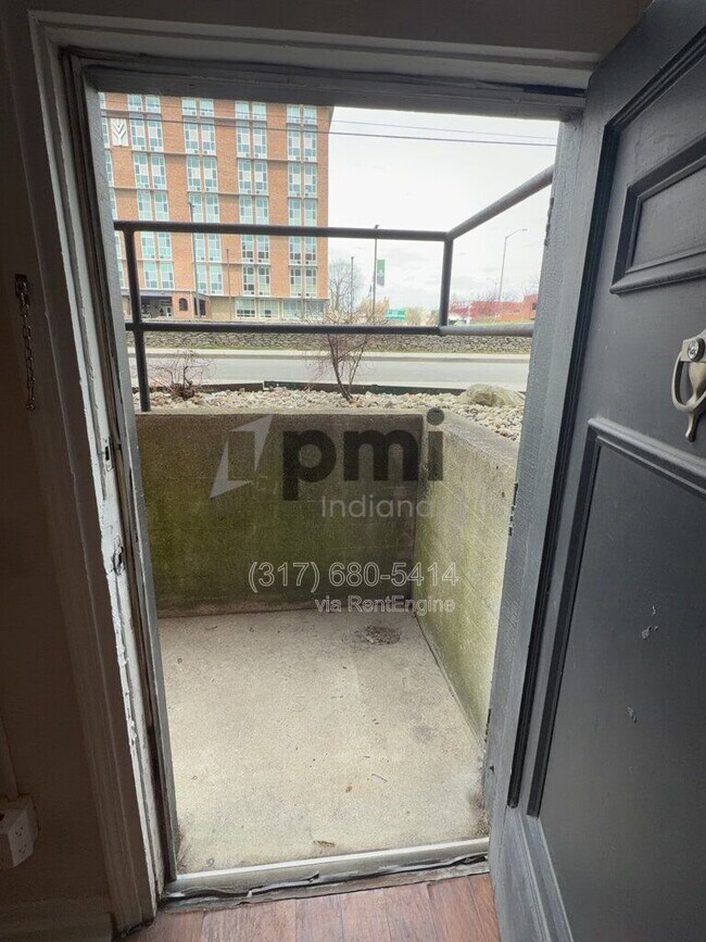 Building Photo - 1 W 28th St