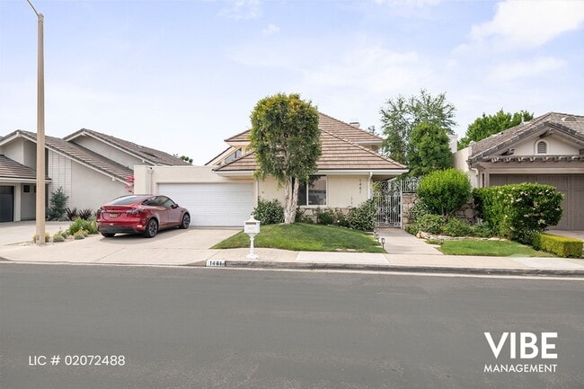 Building Photo - Gorgeous GUARD GATED Westlake Island 3+3 h...