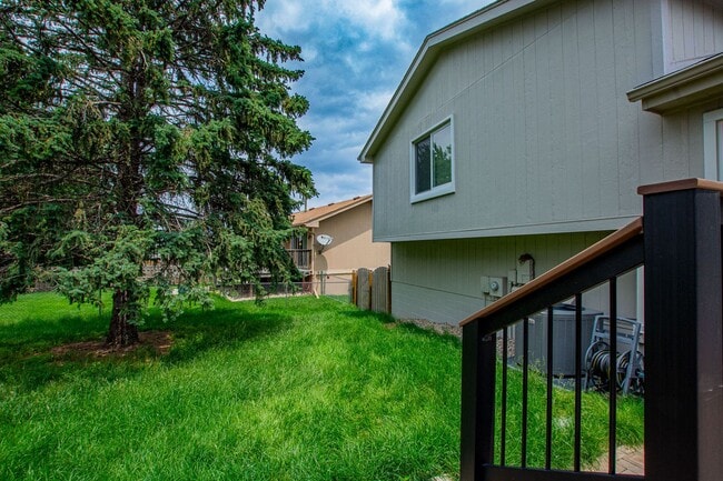Building Photo - Super Cute 3 Bedroom / 2.5 Bath Home!