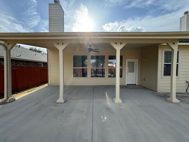 Building Photo - 24423 Hampton Lakes Dr