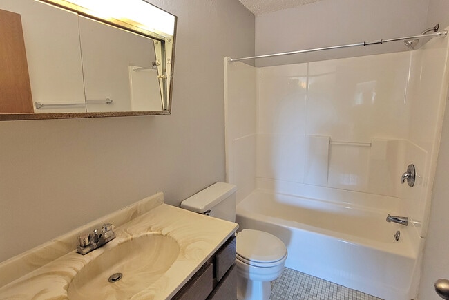 Building Photo - Southland Court