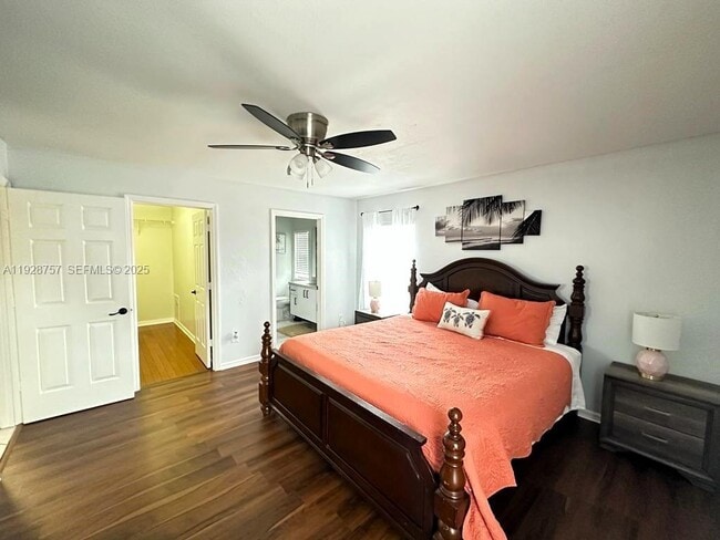 Building Photo - 720 2nd Pl SW