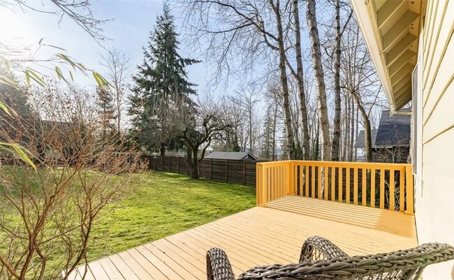 Building Photo - Welcome to this charming and inviting 3-bedroom, 1.5-bath home