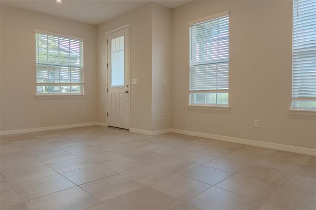 Building Photo - 9457 Randal Park Blvd