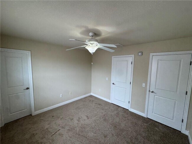 Building Photo - 407 Lyndal Ln