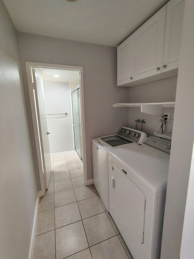 Building Photo - 10805 Caravelle Pl