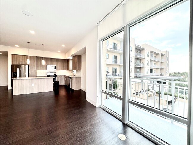 Building Photo - 3120 Smith St