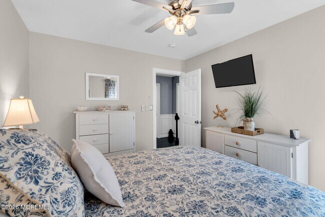 Building Photo - 375 Kildare Dr