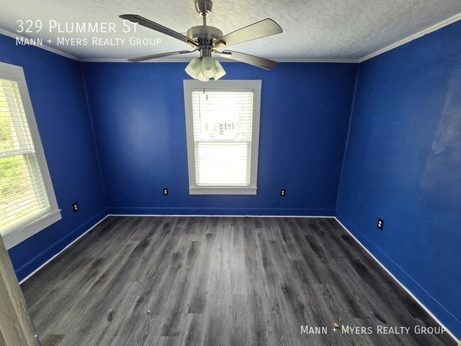 Building Photo - 329 Plummer St