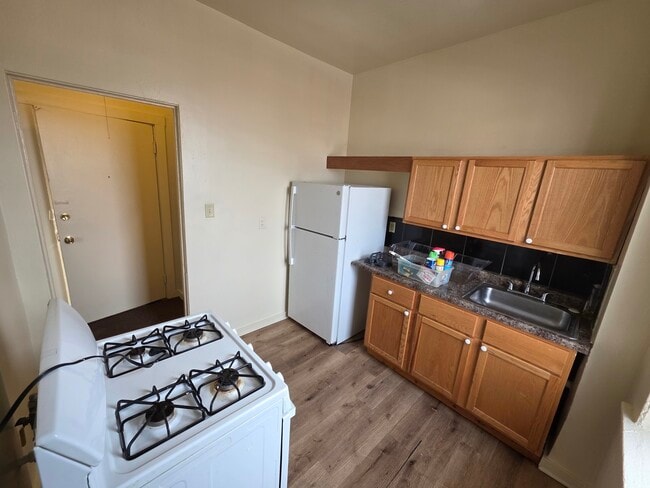 Building Photo - 6527 S Kimbark Ave