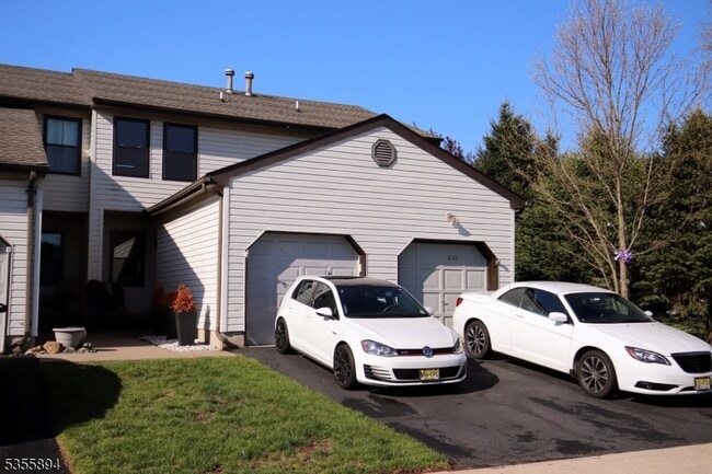 Building Photo - 829 Poplar Ct