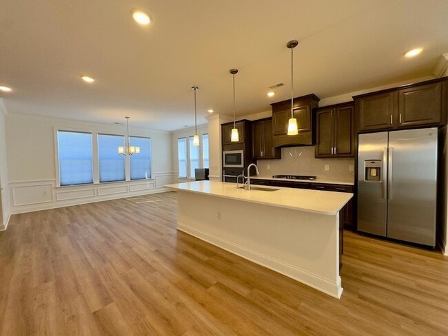 Building Photo - 2550 Frg Vlg Wy