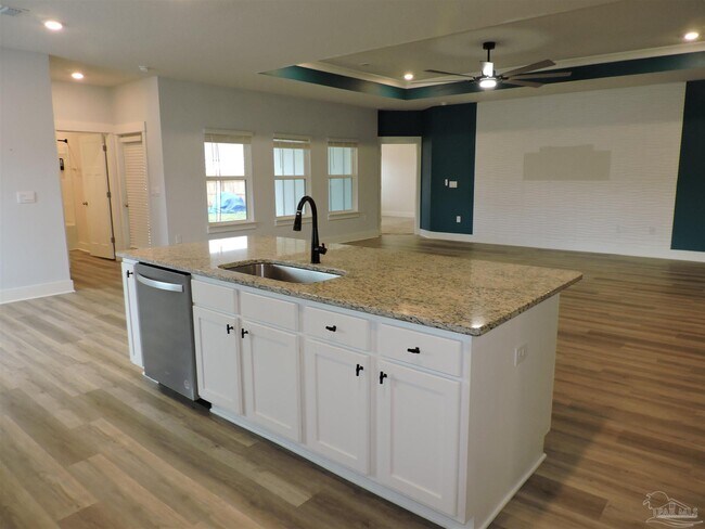 Building Photo - 10696 Davenport Lp