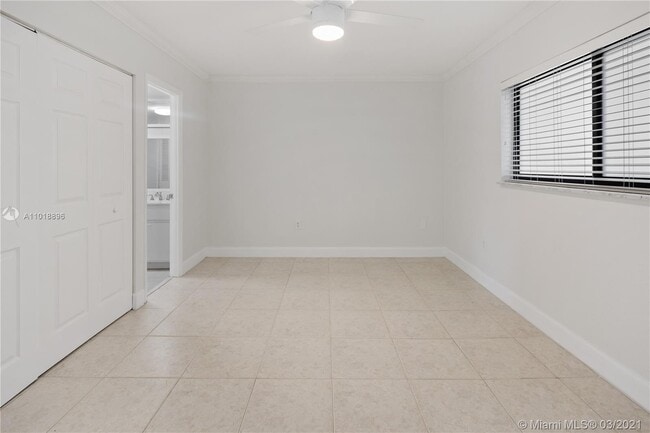 Building Photo - 6901 Edgewater Dr