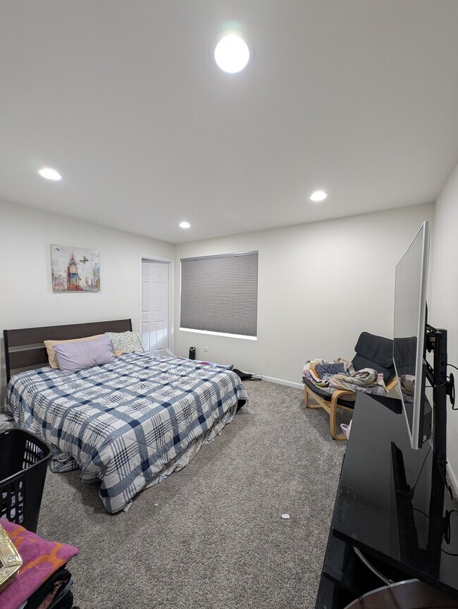 Building Photo - 3759 St James Ct