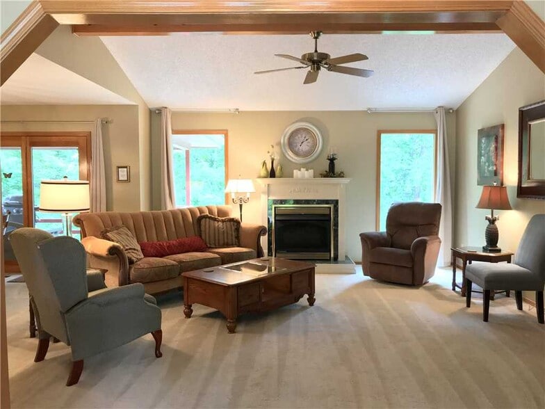 Building Photo - 7 Angus Ln