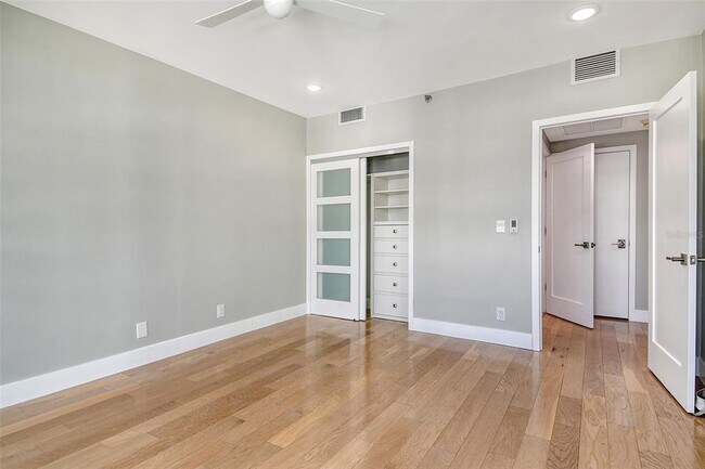 Building Photo - 1255 N Gulfstream Ave