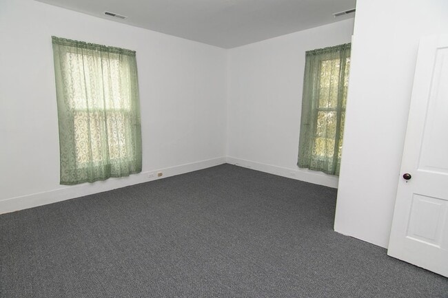 Building Photo - 26 North St