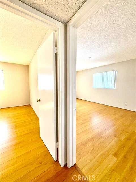 Building Photo - 430 E San Jose Ave