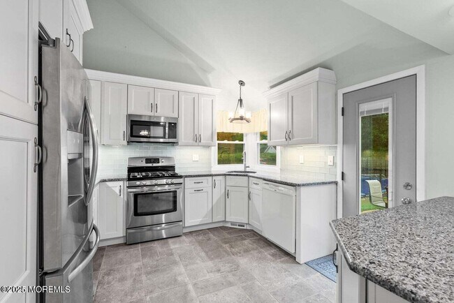 Building Photo - 23 Barbara Ln