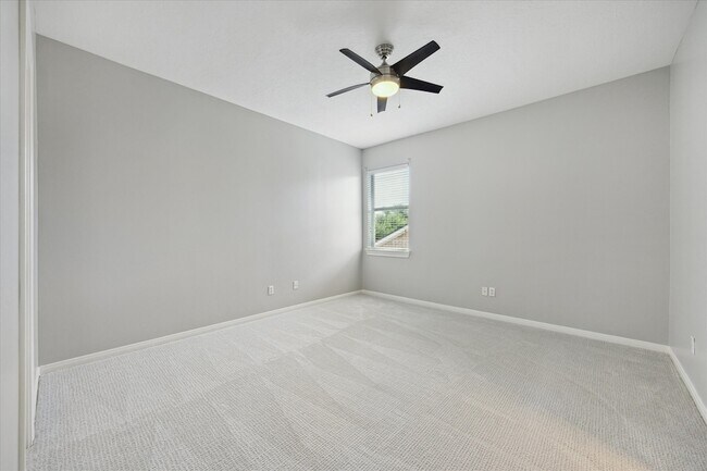 Building Photo - 5826 Santa Fe Springs Dr