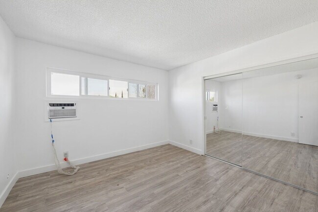 Building Photo - 6828 Fulton Ave