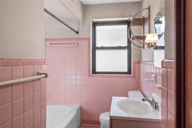 Building Photo - 4931 Jamieson Ave