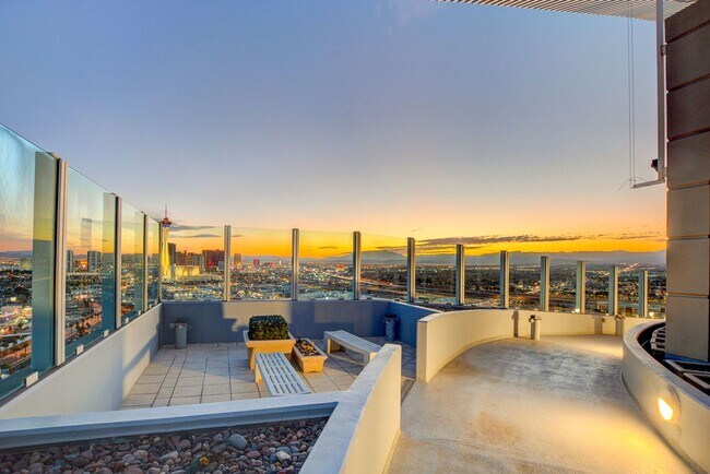 Building Photo - Newport Lofts 1502