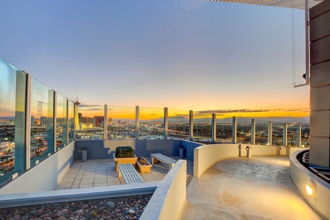 Building Photo - Newport Lofts 1813