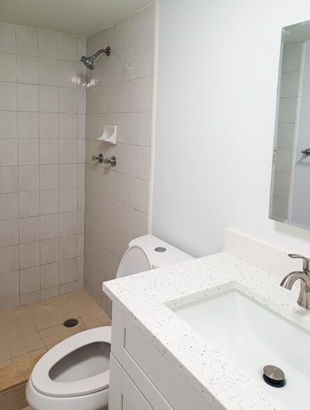 Building Photo - 4165 SW 67th Ave