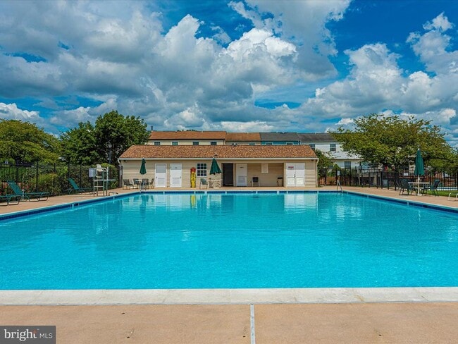 Building Photo - 5803 Oleander Pl
